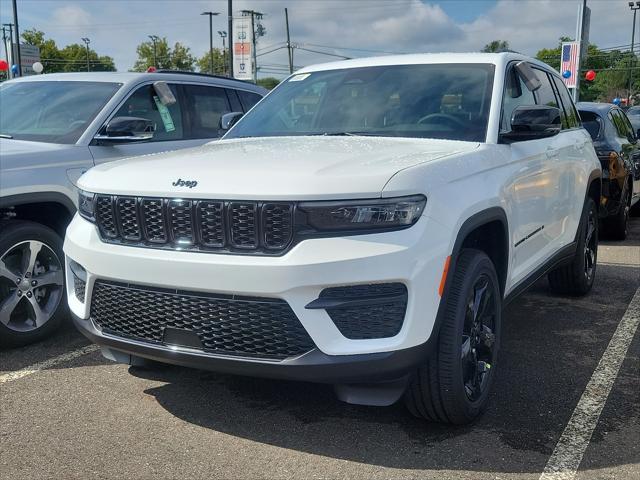 new 2024 Jeep Grand Cherokee car, priced at $45,179