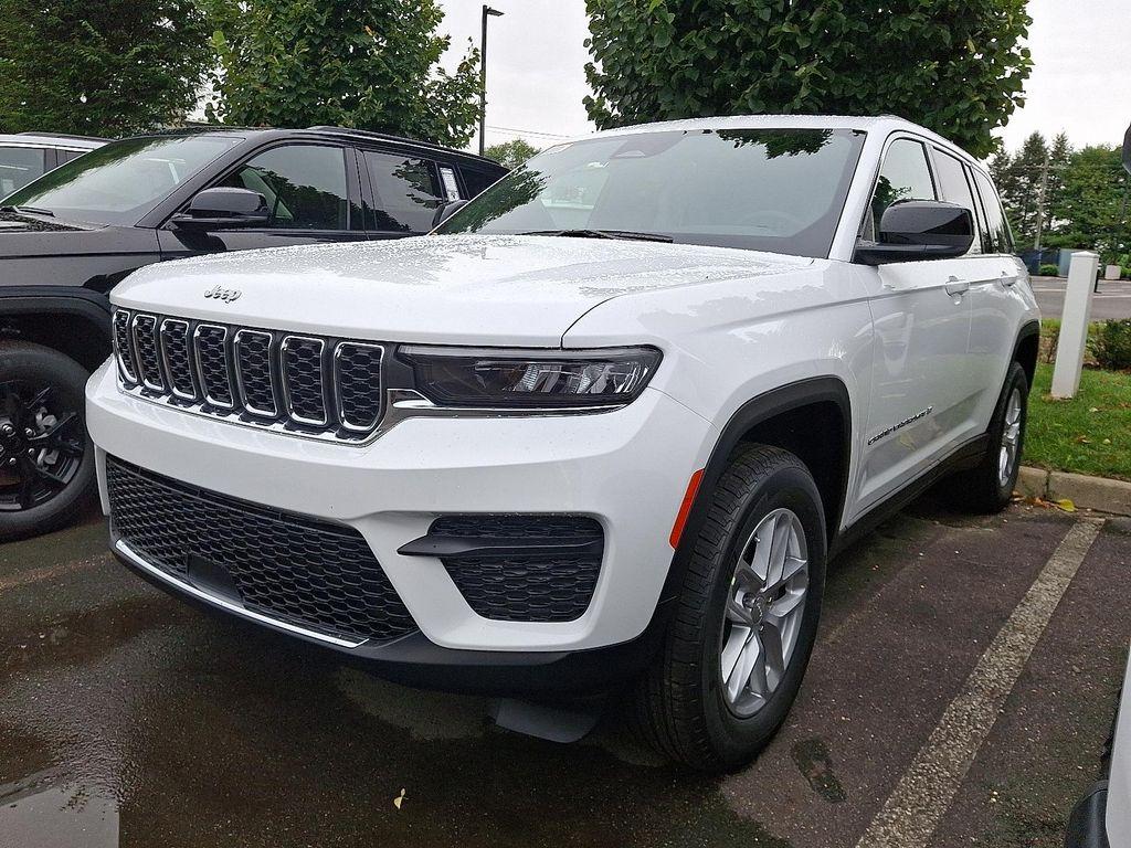 new 2025 Jeep Grand Cherokee car, priced at $40,924