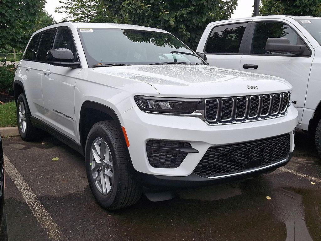 new 2025 Jeep Grand Cherokee car, priced at $40,924