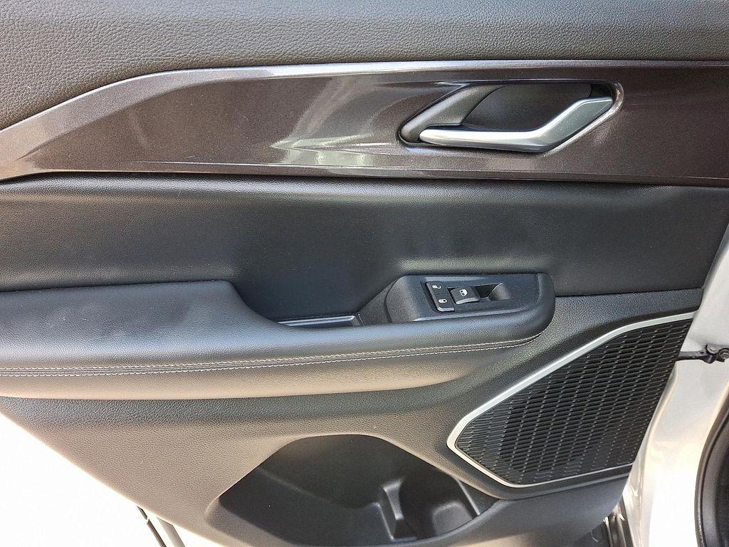 used 2022 Jeep Grand Cherokee car, priced at $36,598