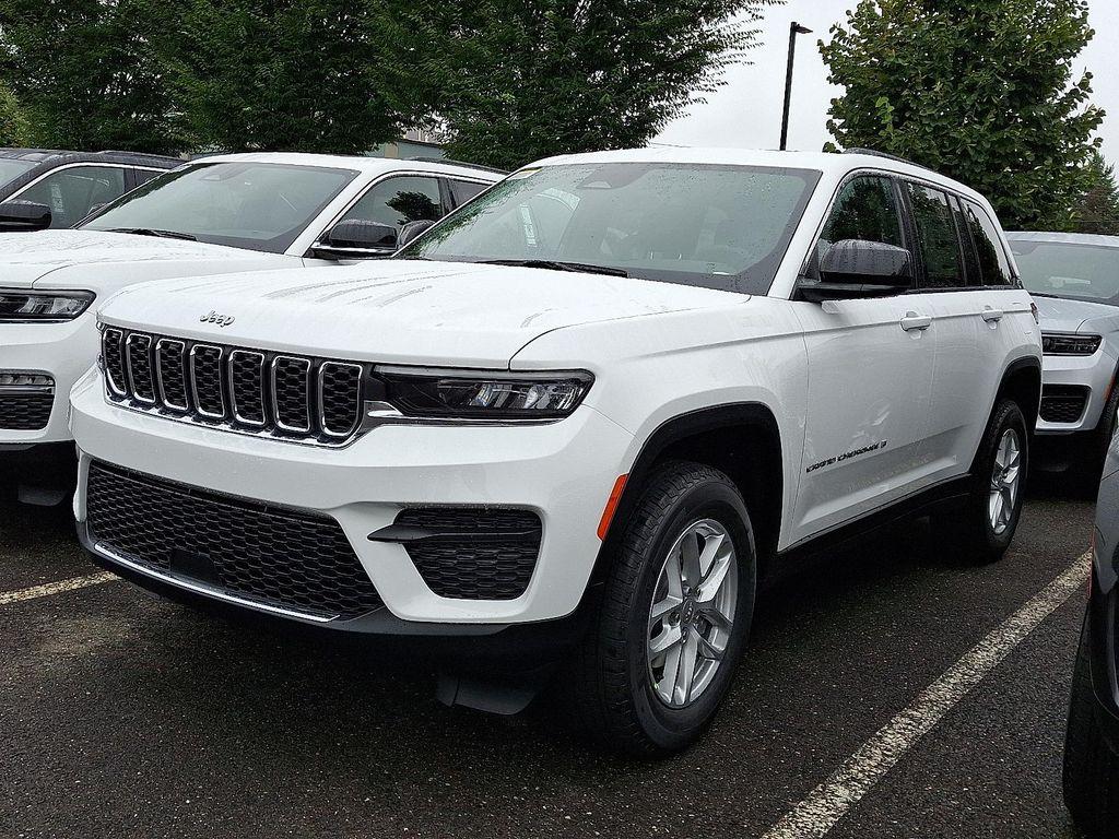 new 2025 Jeep Grand Cherokee car, priced at $40,924