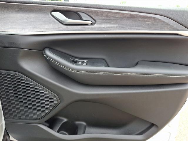 used 2023 Jeep Grand Cherokee car, priced at $37,598
