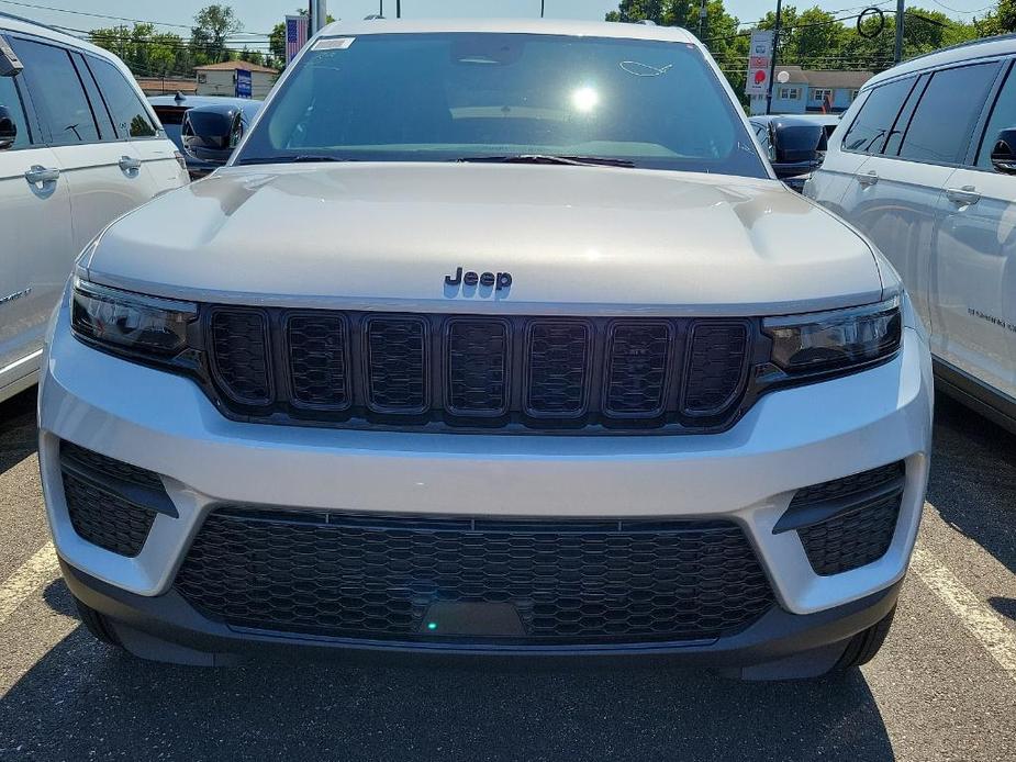 new 2024 Jeep Grand Cherokee car, priced at $44,629