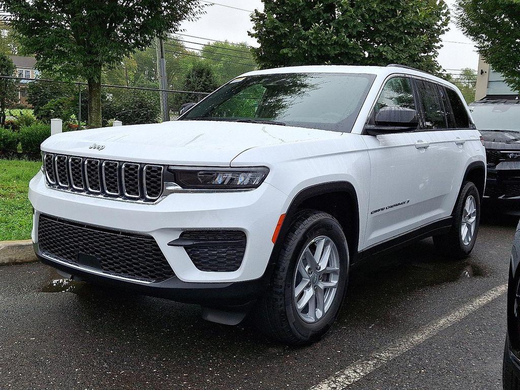 new 2025 Jeep Grand Cherokee car, priced at $40,924
