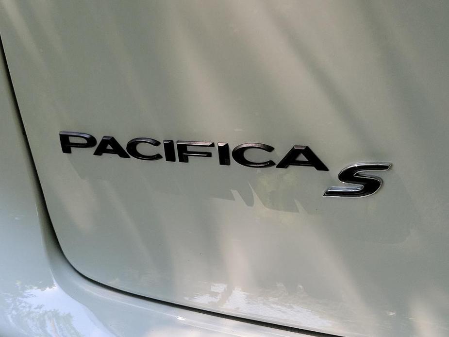 new 2024 Chrysler Pacifica car, priced at $45,544