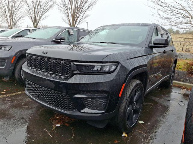 new 2025 Jeep Grand Cherokee car, priced at $45,274