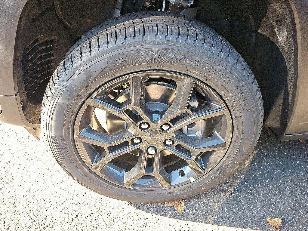 new 2025 Jeep Grand Cherokee L car, priced at $52,339