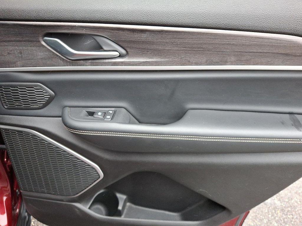 used 2021 Jeep Grand Cherokee L car, priced at $32,598