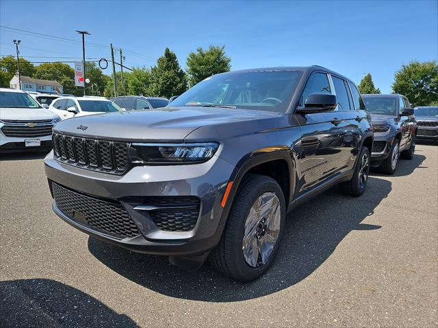 new 2024 Jeep Grand Cherokee car, priced at $45,774