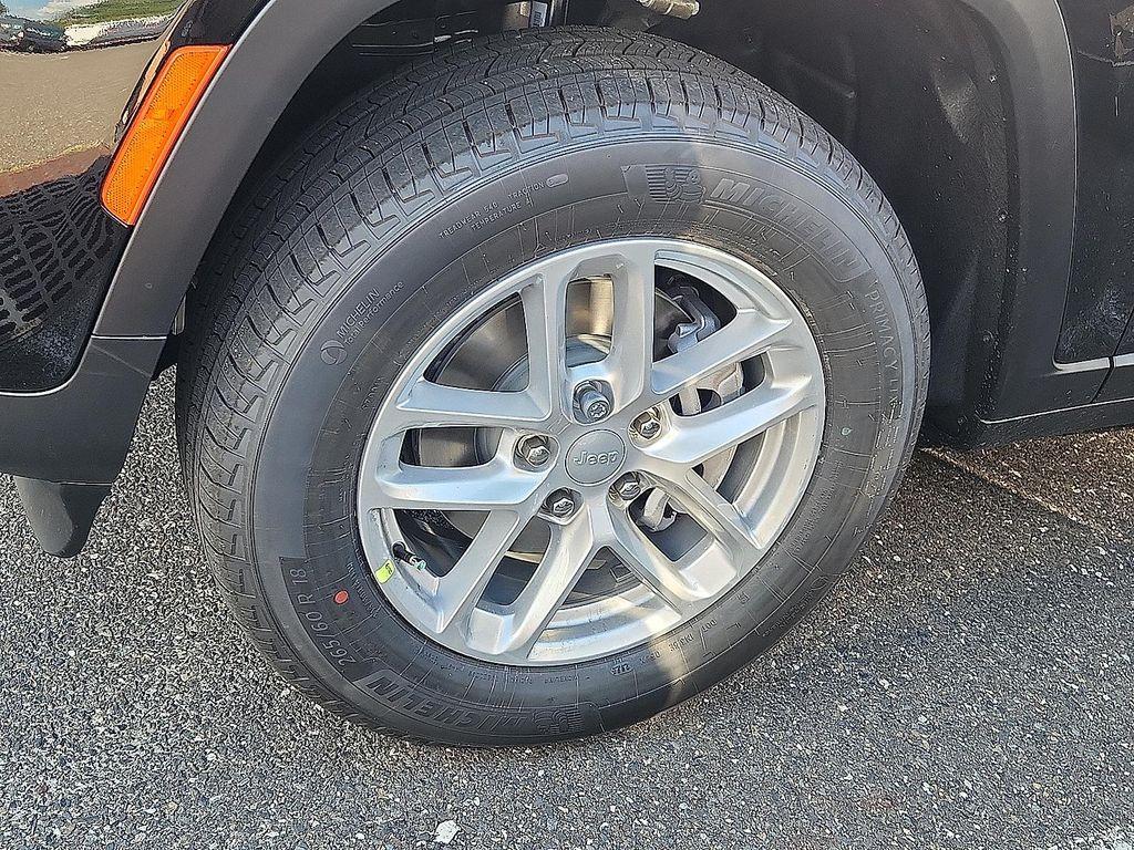 new 2025 Jeep Grand Cherokee car, priced at $41,519