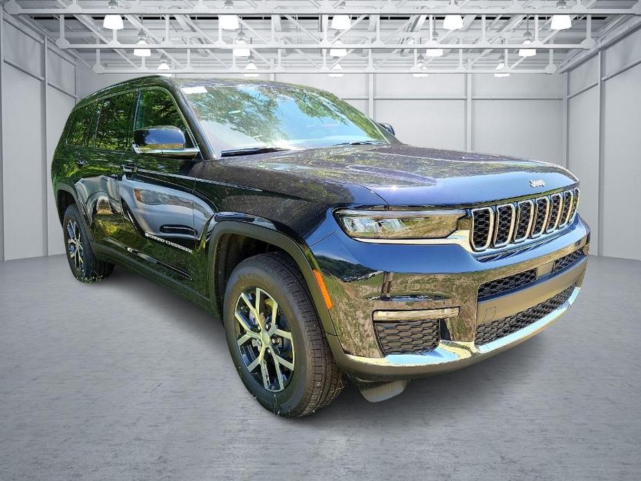 new 2024 Jeep Grand Cherokee L car, priced at $46,894