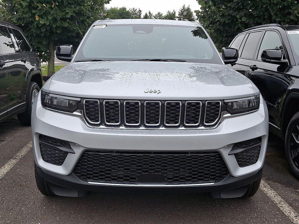 new 2025 Jeep Grand Cherokee car, priced at $39,724
