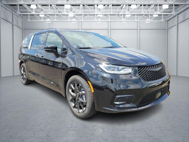 new 2024 Chrysler Pacifica car, priced at $45,544