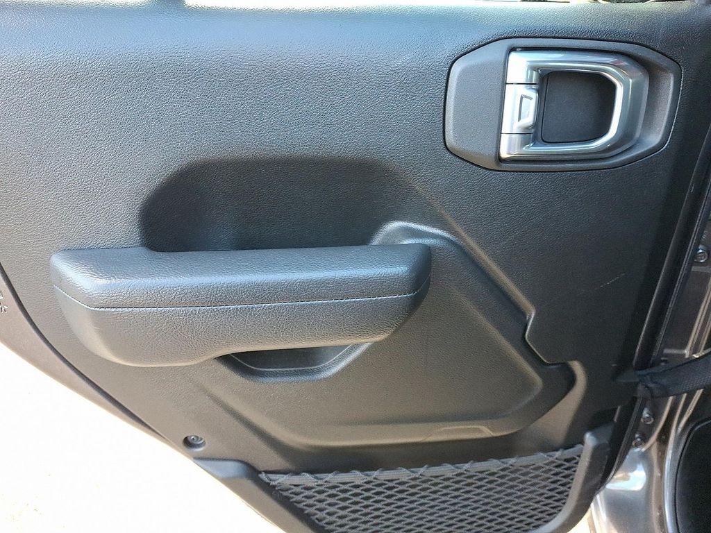 used 2022 Jeep Gladiator car, priced at $35,598