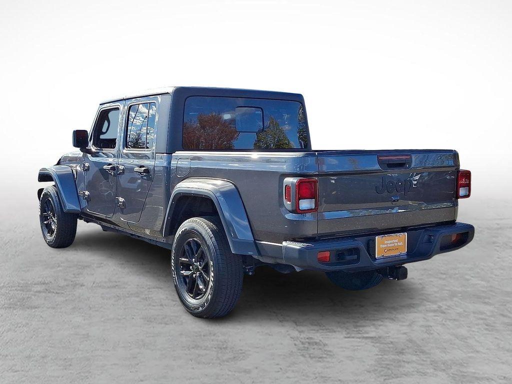 used 2022 Jeep Gladiator car, priced at $35,598