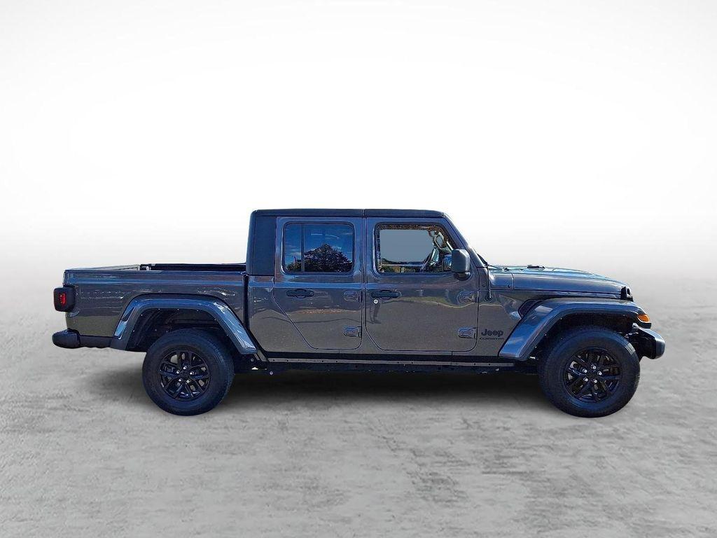 used 2022 Jeep Gladiator car, priced at $35,598