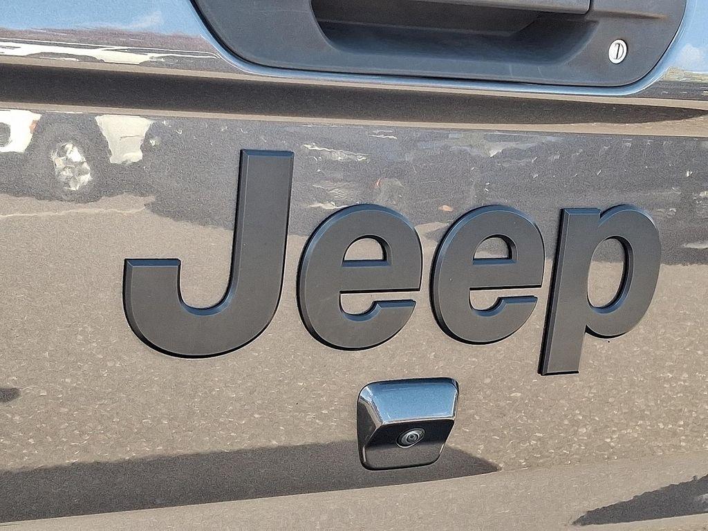 used 2022 Jeep Gladiator car, priced at $35,598