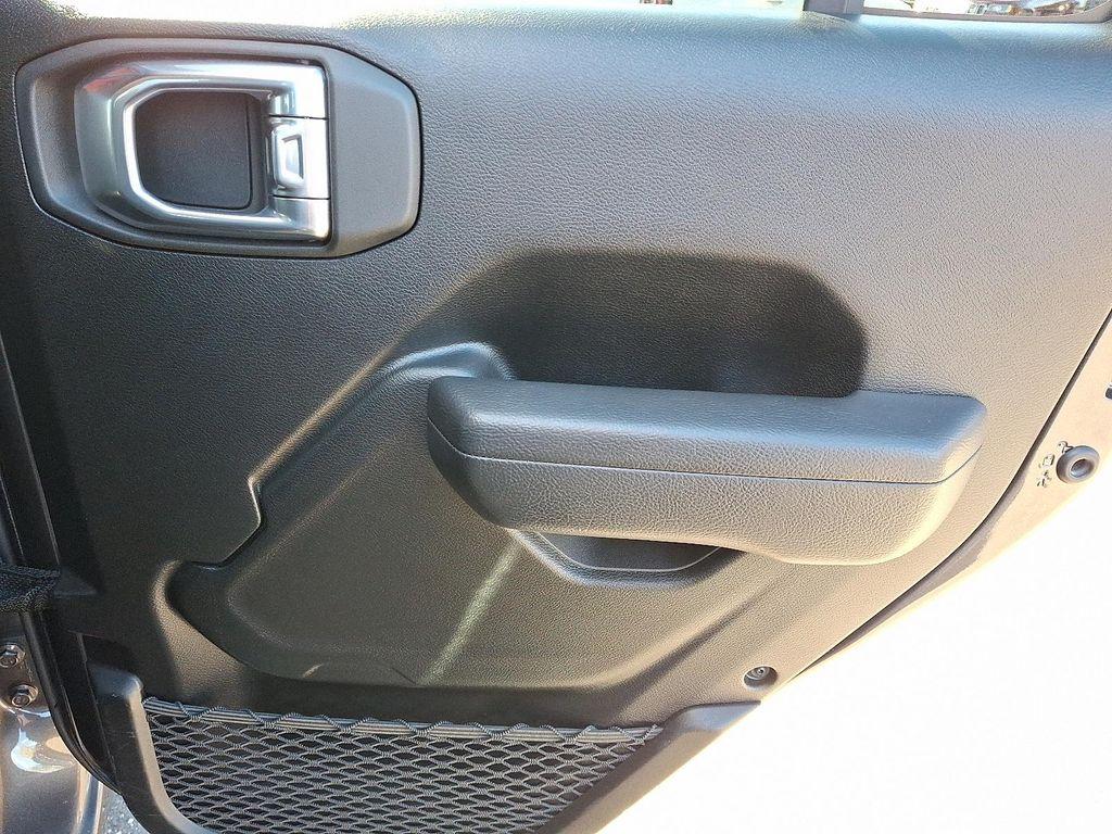 used 2022 Jeep Gladiator car, priced at $35,598