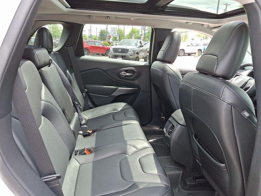 used 2022 Jeep Cherokee car, priced at $25,598