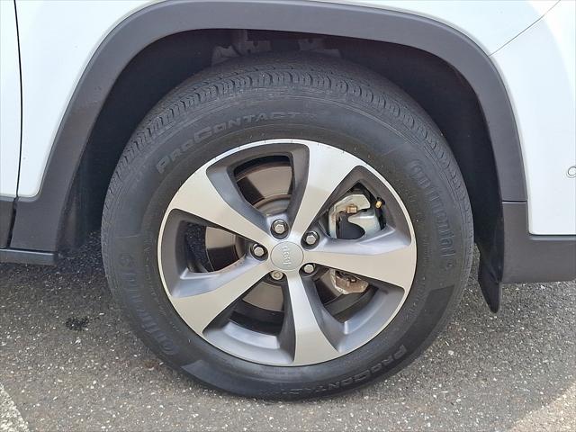 used 2022 Jeep Cherokee car, priced at $30,598