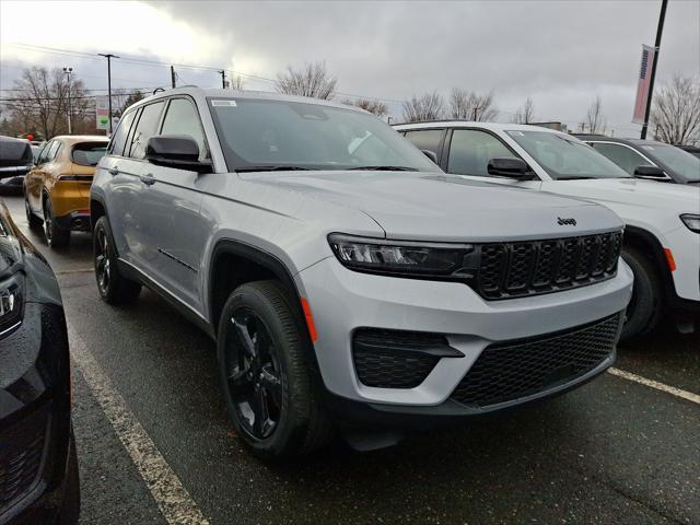 new 2025 Jeep Grand Cherokee car, priced at $45,274