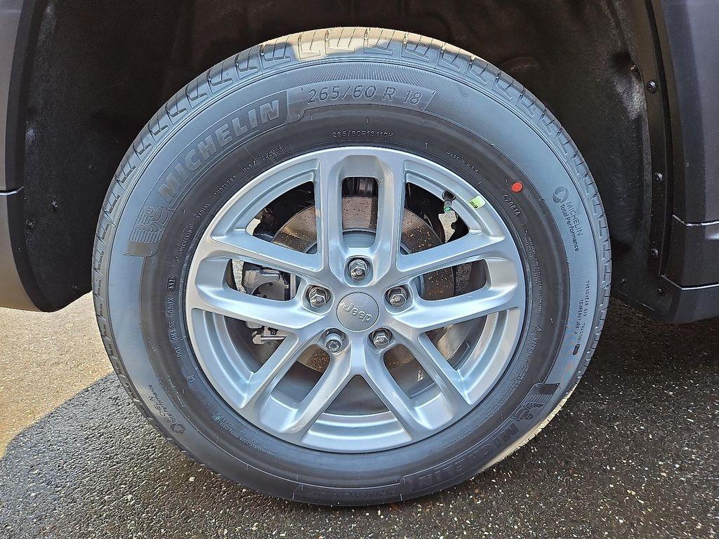 new 2025 Jeep Grand Cherokee car, priced at $41,519