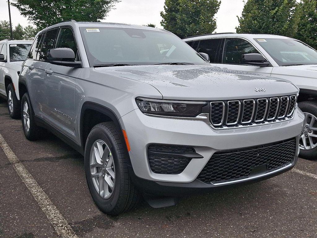 new 2025 Jeep Grand Cherokee car, priced at $40,019