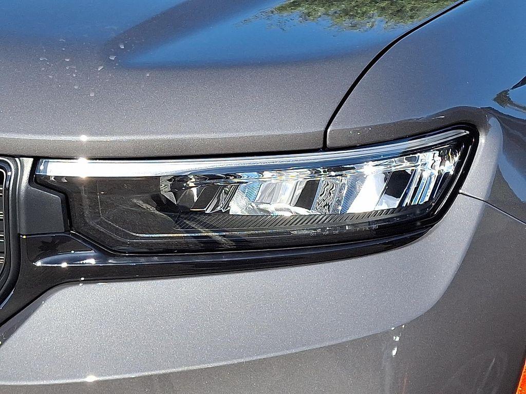 new 2025 Jeep Grand Cherokee car, priced at $43,579