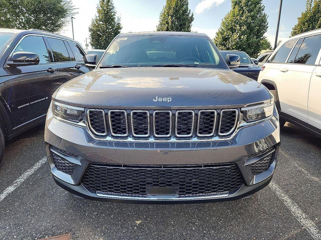 new 2025 Jeep Grand Cherokee car, priced at $41,519