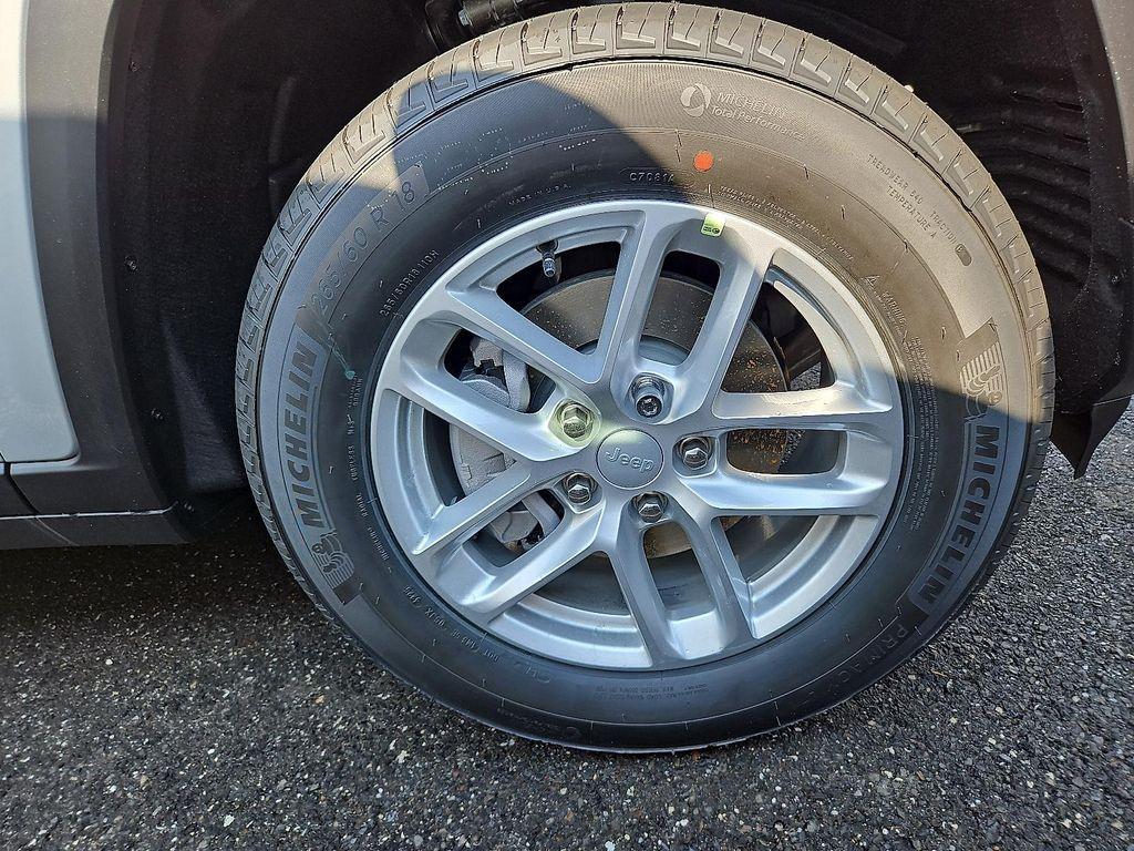 new 2025 Jeep Grand Cherokee car, priced at $41,519