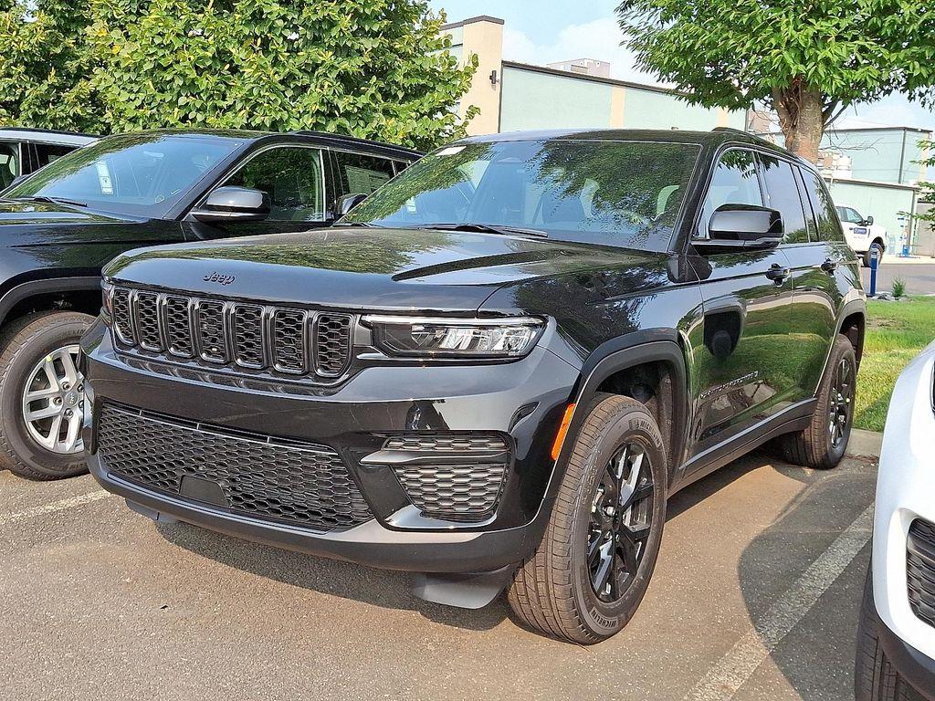 new 2025 Jeep Grand Cherokee car, priced at $41,079