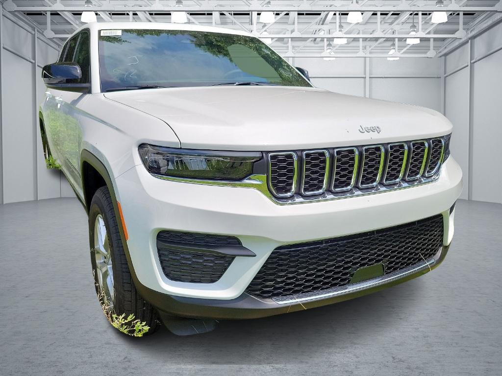 new 2024 Jeep Grand Cherokee car, priced at $41,974