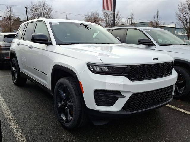 new 2025 Jeep Grand Cherokee car, priced at $44,679