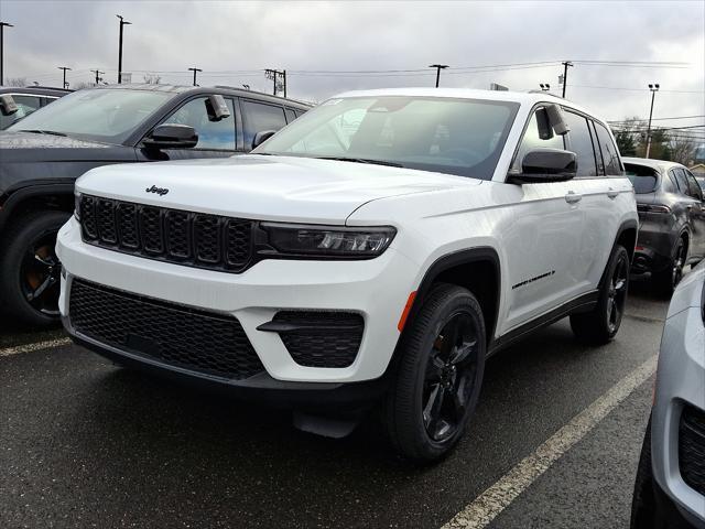 new 2025 Jeep Grand Cherokee car, priced at $44,679