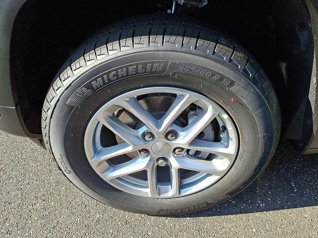 new 2025 Jeep Grand Cherokee car, priced at $41,519