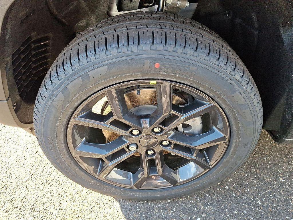 new 2025 Jeep Grand Cherokee L car, priced at $52,934