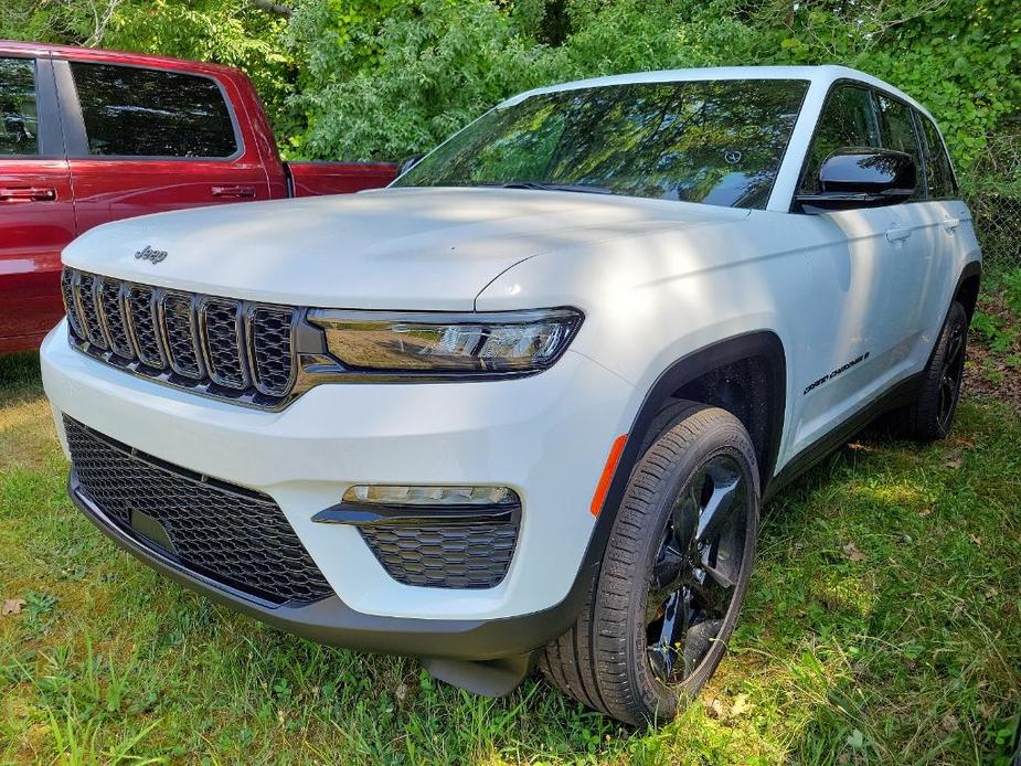 new 2024 Jeep Grand Cherokee car, priced at $50,039