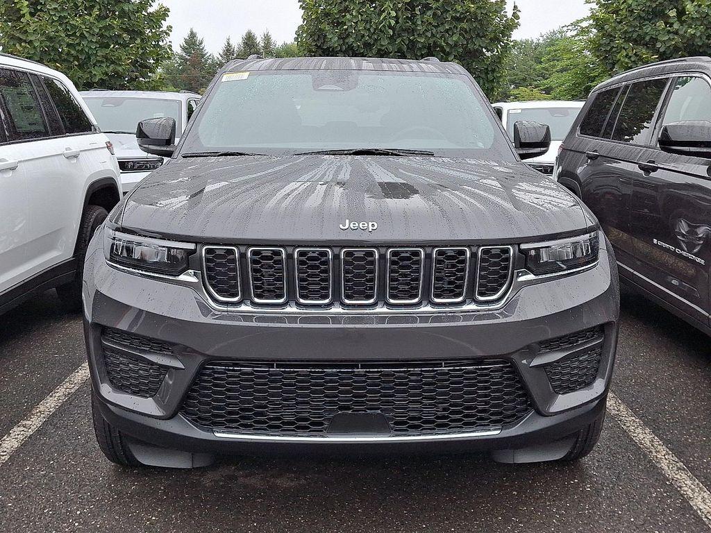 new 2025 Jeep Grand Cherokee car, priced at $39,724