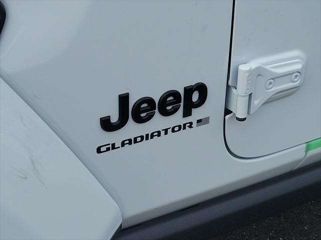 new 2024 Jeep Gladiator car, priced at $53,177