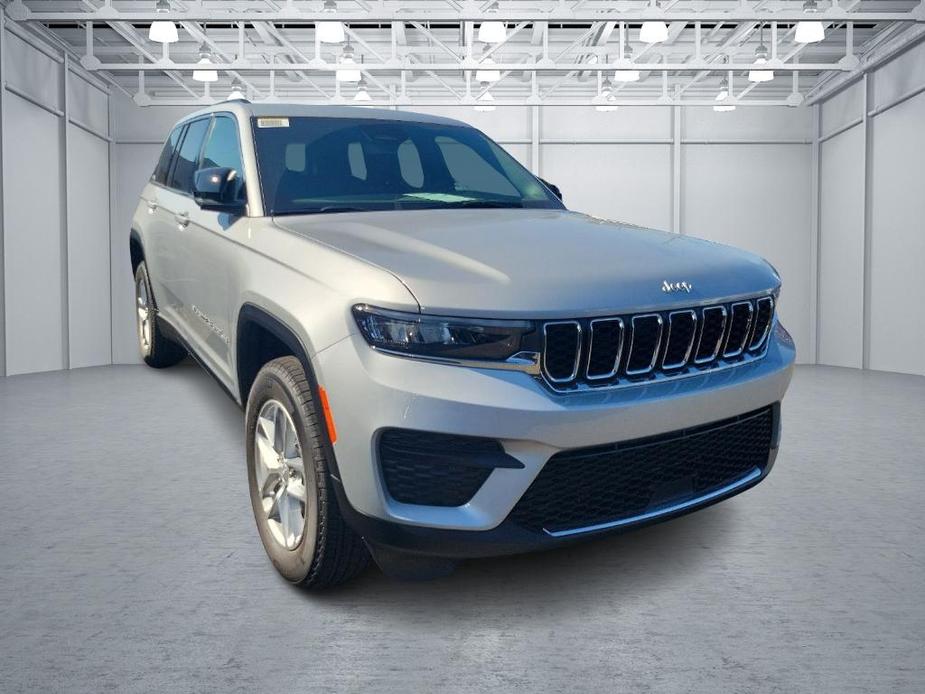 new 2024 Jeep Grand Cherokee car, priced at $42,069