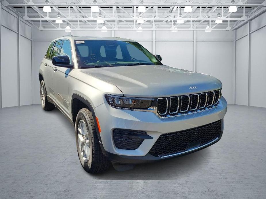 new 2024 Jeep Grand Cherokee car, priced at $43,069