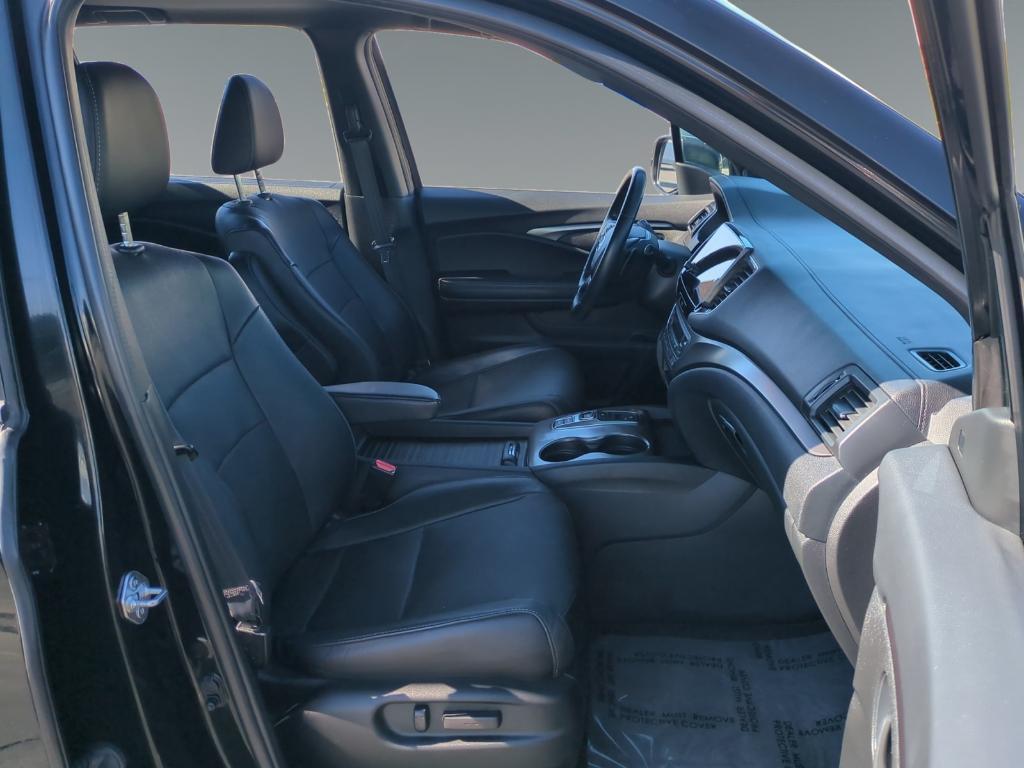 used 2022 Honda Passport car, priced at $33,500