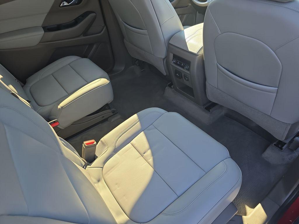 used 2021 Chevrolet Traverse car, priced at $24,466
