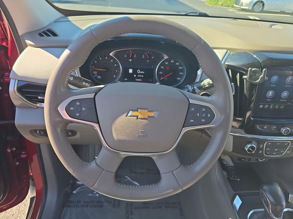 used 2021 Chevrolet Traverse car, priced at $24,466