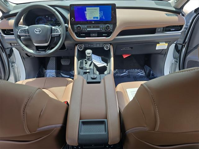 new 2025 Toyota Grand Highlander car