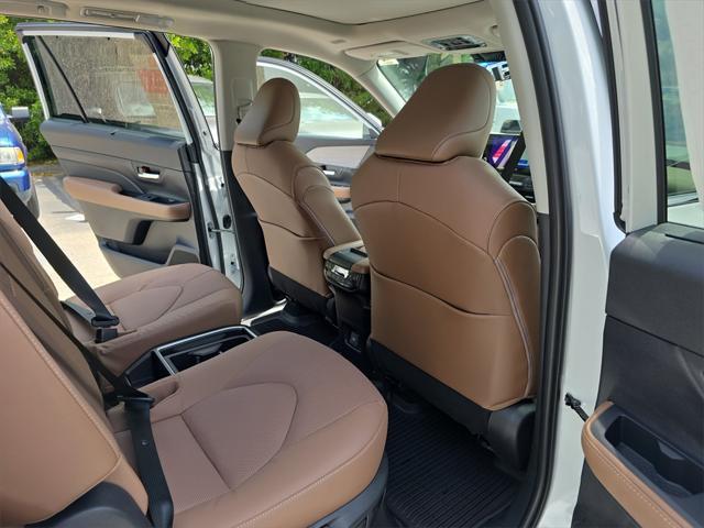 new 2025 Toyota Grand Highlander car
