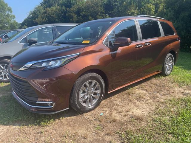 used 2023 Toyota Sienna car, priced at $43,834