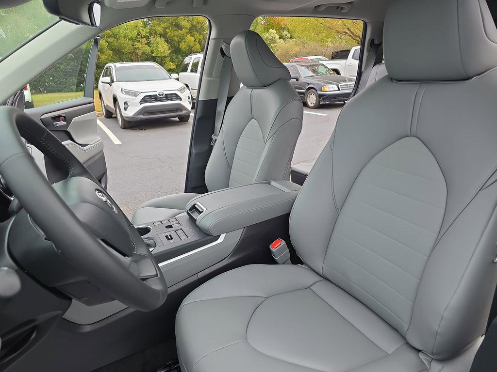 new 2026 Toyota Highlander car, priced at $49,316