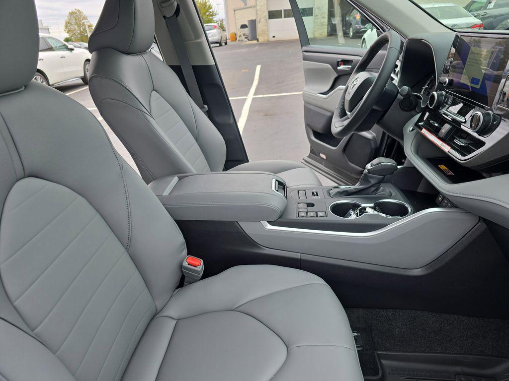 new 2026 Toyota Highlander car, priced at $49,316