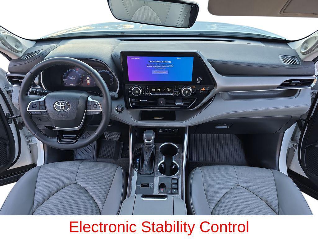 used 2023 Toyota Highlander car, priced at $36,315